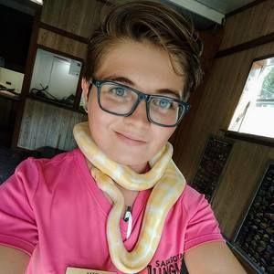 Meet your Posher, Katie